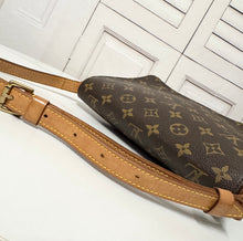 Load image into Gallery viewer, PRELOVED Louis Vuitton Musette Tango
