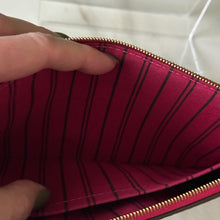 Load image into Gallery viewer, Louis Vuitton Monogram Neverfull MM Pouch
