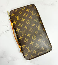 Load image into Gallery viewer, PRELOVED Louis Vuitton Travel Organizer
