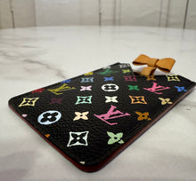 Load image into Gallery viewer, PRELOVED Louis Vuitton Takashi Murakami Monogram Multicolor Noir Mirror and Case / Card Case
