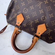 Load image into Gallery viewer, Louis Vuitton Monogram Speedy 25
