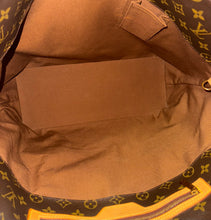 Load image into Gallery viewer, PRELOVED Louis Vuitton Monogram Cabas Alto
