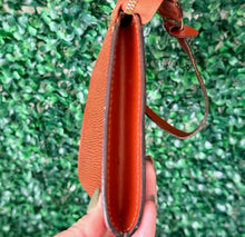 Load image into Gallery viewer, Louis Vuitton Epi Pochette Accessories Brown
