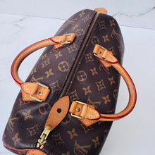 Load image into Gallery viewer, Louis Vuitton Monogram Speedy 30

