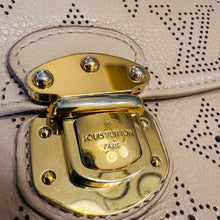 Load image into Gallery viewer, Louis Vuitton Mahina Amelia Wallet
