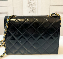 Load image into Gallery viewer, PRELOVED Chanel Patent Envelope Flap
