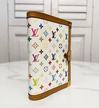 Load image into Gallery viewer, PRELOVED Louis Vuitton Takashi Murakami Monogram Multicolor Blanc Small Ring Agenda
