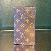 Load image into Gallery viewer, Louis Vuitton Monogram Pocket Agenda Wallet
