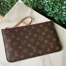 Load image into Gallery viewer, Louis Vuitton Monogram Neverfull MM Pouch
