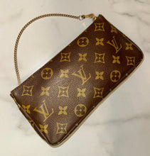 Load image into Gallery viewer, PRELOVED Louis Vuitton Monogram Sac Shopping Pochette
