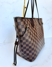 Load image into Gallery viewer, PRELOVED Louis Vuitton Damier Ebene Neverfull MM with Pouch
