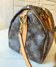Load image into Gallery viewer, Louis Vuitton Monogram Speedy Bandouliere 30
