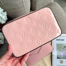 Load image into Gallery viewer, Louis Vuitton Vernis Camera Pouch Rose Ballerine
