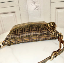 Load image into Gallery viewer, PRELOVED FENDI Mixed Media Shoulder Bag
