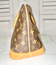 Load image into Gallery viewer, PRELOVED Louis Vuitton Alma PM
