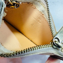 Load image into Gallery viewer, Louis Vuitton X Takashi Murakami Monogram Multicolor Blanc Key Cles
