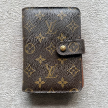 Load image into Gallery viewer, Louis Vuitton Monogram Porte Papier Zippe Wallet
