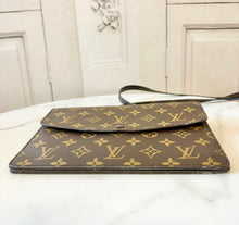 Load image into Gallery viewer, PRELOVED Louis Vuitton Pochette Double Rabat
