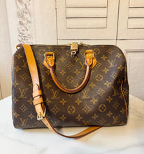 Load image into Gallery viewer, Louis Vuitton Monogram Speedy Bandouliere 30

