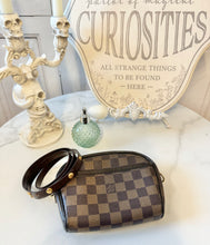 Load image into Gallery viewer, PRELOVED Louis Vuitton Damier Ebene Pochette Ipanema
