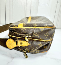 Load image into Gallery viewer, PRELOVED Louis Vuitton Reporter PM
