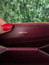 Load image into Gallery viewer, BRAND NEW Burberry Hazelmere Wallet on Strap Crossbody
