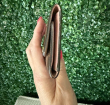 Load image into Gallery viewer, Louis Vuitton Damier Ebene 6 Key Multicles Holder
