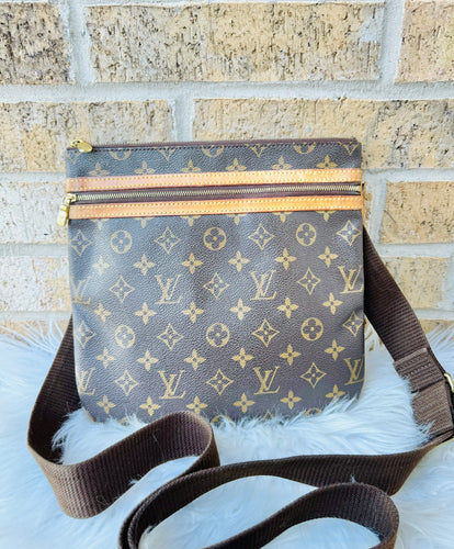 PRELOVED Louis Vuitton Monogram Pochette Gange – 2ndLove Luxury Boutique