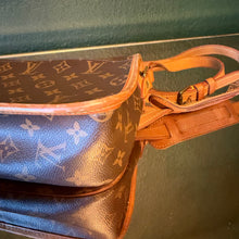Load image into Gallery viewer, Louis Vuitton Monogram Sologne
