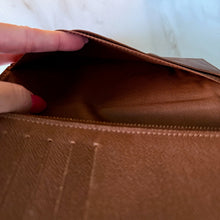 Load image into Gallery viewer, Louis Vuitton Monogram Brazza Wallet
