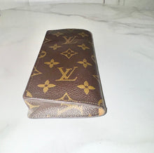 Load image into Gallery viewer, PRELOVED Louis Vuitton Monogram Etui a Lunettes Simple Eyeglass Case
