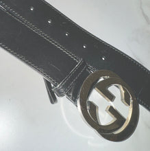 Load image into Gallery viewer, PRELOVED Gucci Leather Belt size 36
