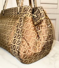 Load image into Gallery viewer, PRELOVED FENDI Zucchino Puffer Bag
