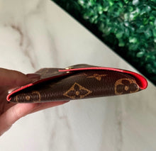 Load image into Gallery viewer, Louis Vuitton Monogram Medium Kirigami Pochette
