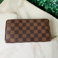 Load image into Gallery viewer, Louis Vuitton Damier Ebene Zippy Wallet

