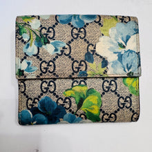 Load image into Gallery viewer, Gucci Blooms Compact Wallet
