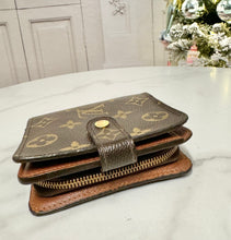 Load image into Gallery viewer, PRELOVED Louis Vuitton Compact Zippé Wallet
