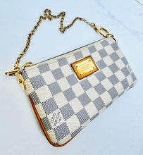 Load image into Gallery viewer, PRELOVED Louis Vuitton Damier Azur Pochette Milla MM
