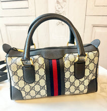 Load image into Gallery viewer, PRELOVED Gucci Vintage Boston Bandouliere Bag
