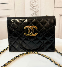 Load image into Gallery viewer, PRELOVED Chanel Patent Envelope Flap
