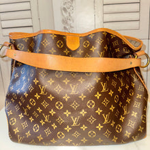 Load image into Gallery viewer, PRELOVED Louis Vuitton Monogram Delightful MM
