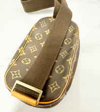 Load image into Gallery viewer, PRELOVED Louis Vuitton Monogram Pochette Gange
