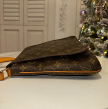 Load image into Gallery viewer, PRELOVED Louis Vuitton Monogram Musette Salsa
