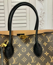 Load image into Gallery viewer, PRELOVED Louis Vuitton Monogram Flandrin
