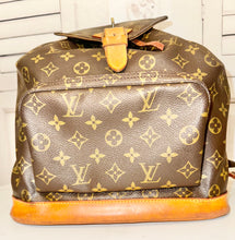 Load image into Gallery viewer, PRELOVED Louis Vuitton Montsouris GM Backpack
