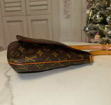 Load image into Gallery viewer, PRELOVED Louis Vuitton Monogram Musette Salsa
