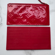 Load image into Gallery viewer, Louis Vuitton Vernis Felicie Pochette
