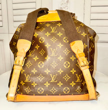 Load image into Gallery viewer, PRELOVED Louis Vuitton Montsouris GM Backpack
