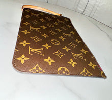 Load image into Gallery viewer, PRELOVED Louis Vuitton Monogram Pivoine Neverfull GM
