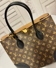 Load image into Gallery viewer, PRELOVED Louis Vuitton Monogram Flandrin
